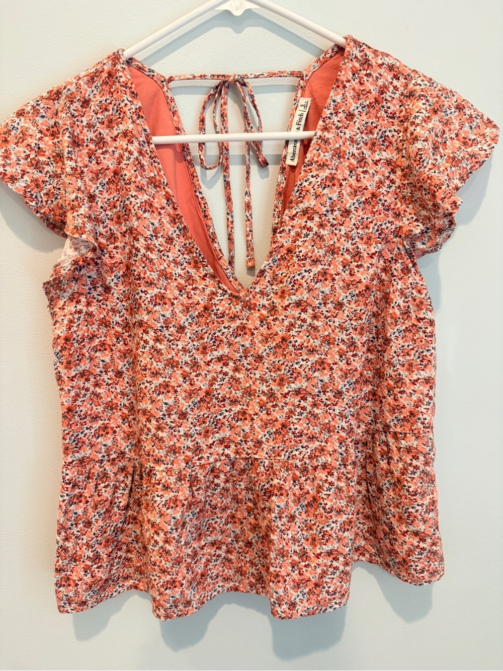 Abercrombie Floral Flutter Sleeve Top